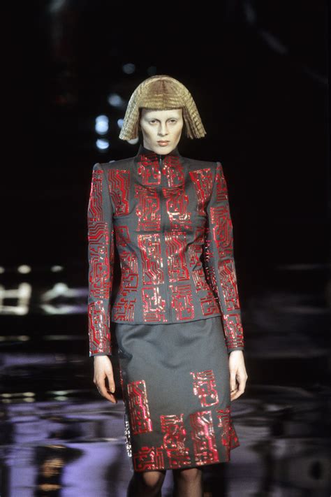 alexander mcqueen for givenchy fall 1999|alexander mcqueen histoire.